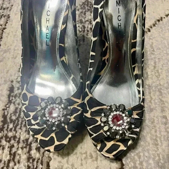 Michael Selena  Animal Print w/Jeweled Pendant - Picture 3 of 8